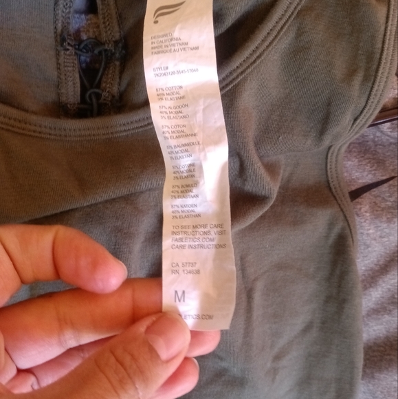 Fabletics tank - Picture 4 of 4
